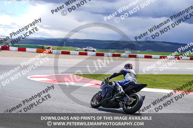 cadwell no limits trackday;cadwell park;cadwell park photographs;cadwell trackday photographs;enduro digital images;event digital images;eventdigitalimages;navarra;no limits trackdays;peter wileman photography;racing digital images;trackday digital images;trackday photos